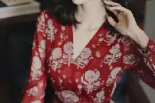 千万粉丝网红白冰偷税被处罚背后：想拿公司的钱给自己买包还抵税为何此路不通？