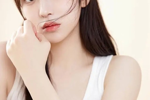 女星自曝娱乐圈黑幕：陪玩陪睡只是皮毛50多岁也不放过