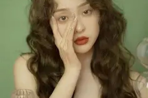 刘亦菲风波升级！圈内大佬爆料她被打脸和干爹关系曝光又有新瓜